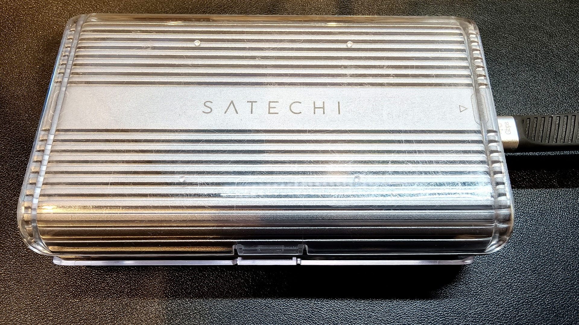 SATECHI USB4 NVMe SSD Proエンクロージャー本体